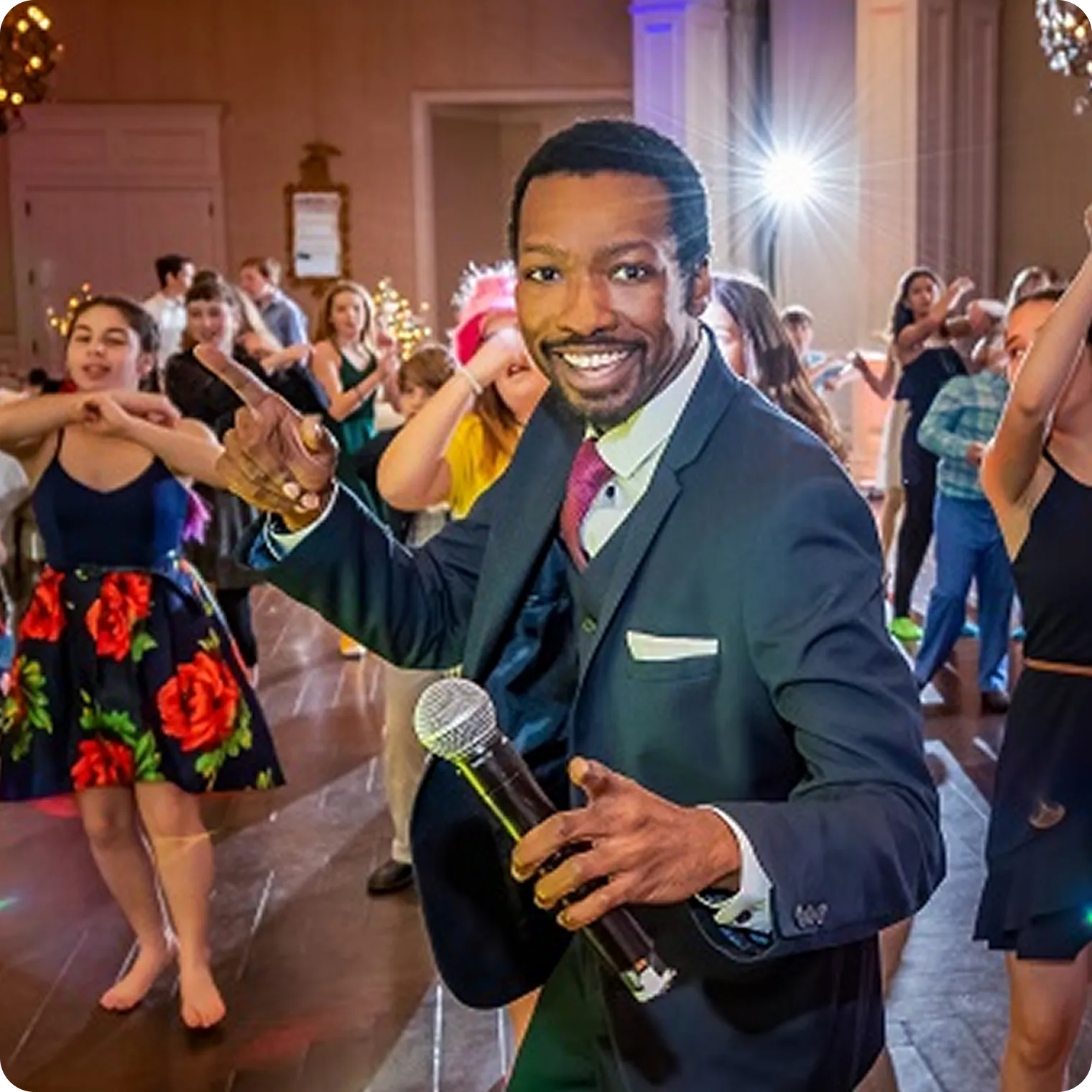 Noel Sonkwa, DJ / MC at Solender Events